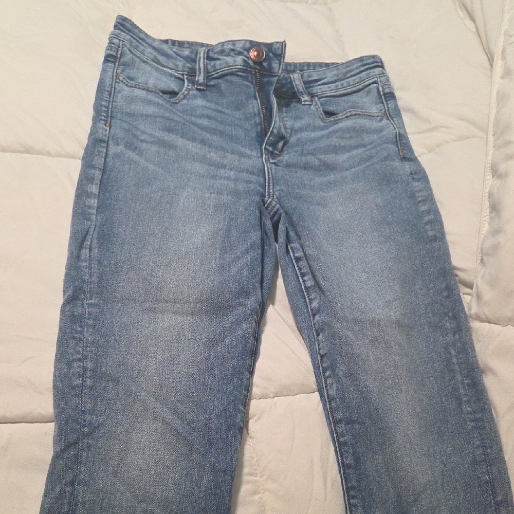 American Eagle Outfitters Light Blue Straight Leg Jeans. Hi Rise Jegging.